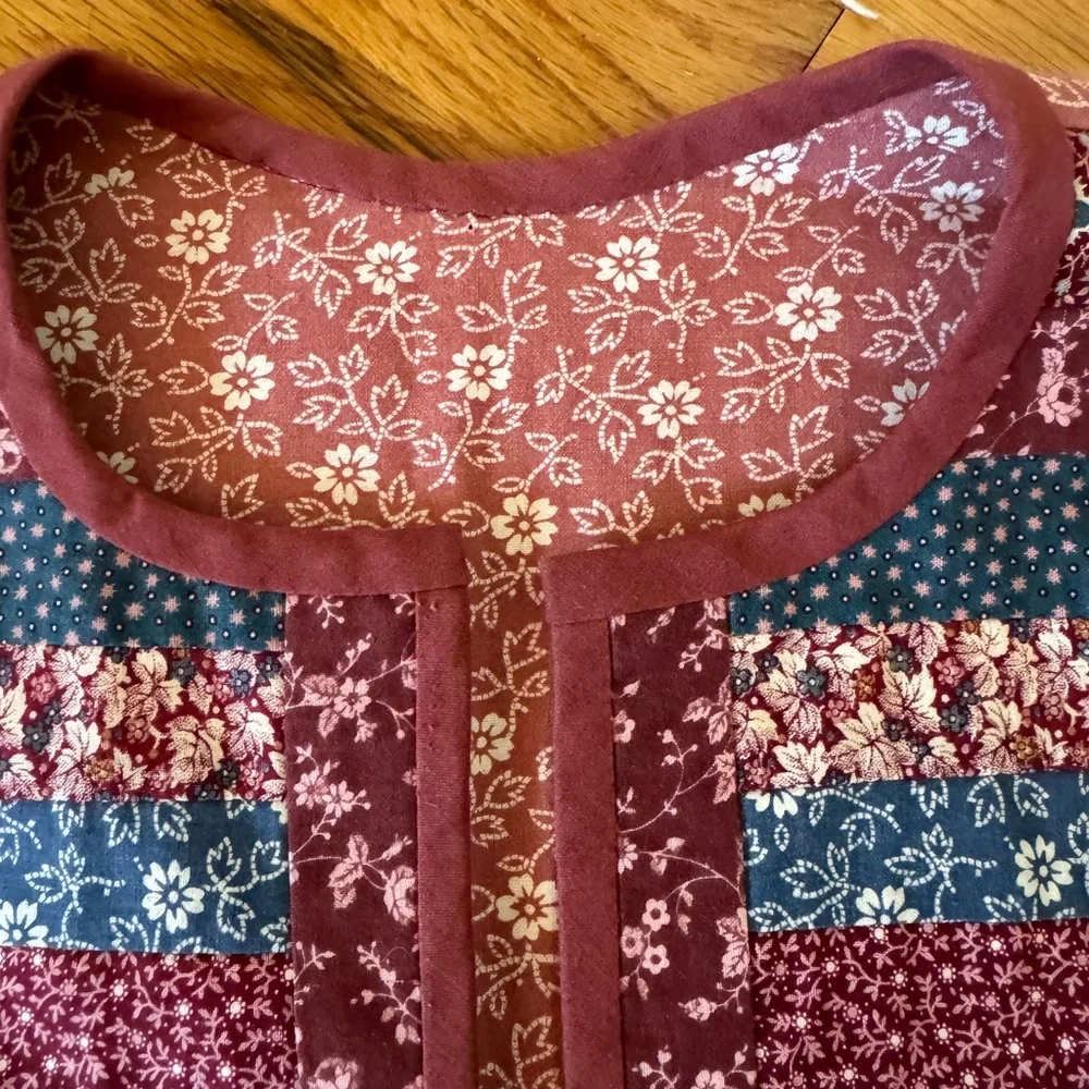 Vintage 70s Handmade Quilted Vest - Picture 3 of 5